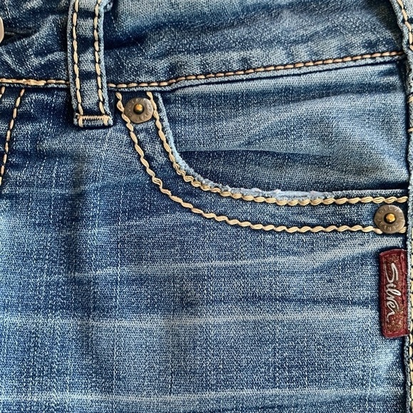 Silver Suki Cropped Capri Blue Jeans Size 28 - Picture 7 of 10